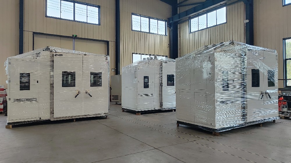 高低溫環(huán)境試驗(yàn)箱：精準(zhǔn)模擬極端環(huán)境，助力產(chǎn)品品質(zhì)升級(jí)